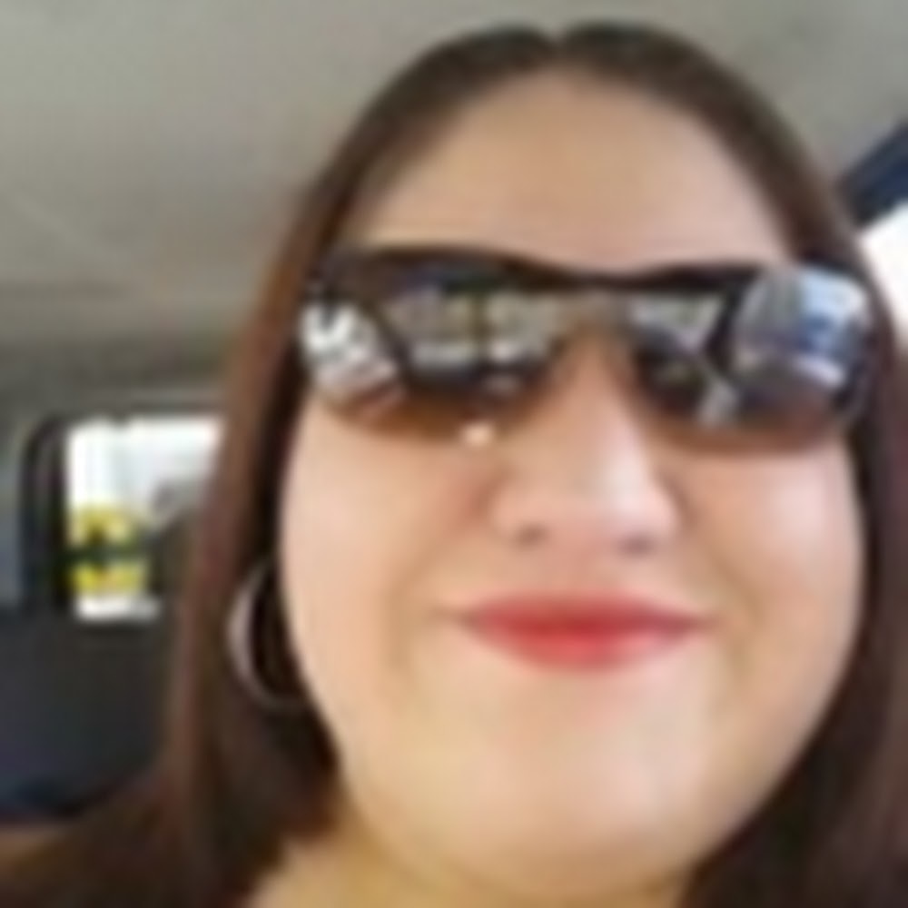 Meet your Posher, Elise